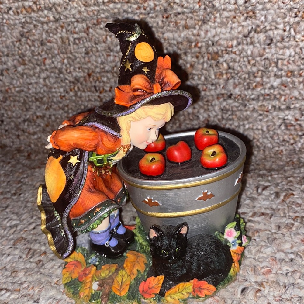 Lenox Bobbing for Apples